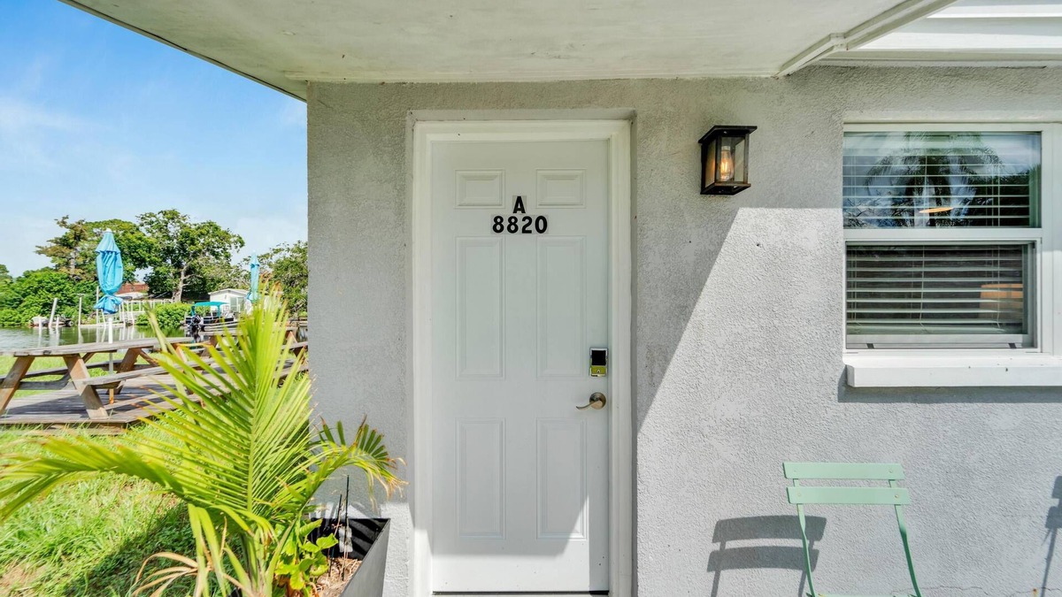 Tampa Apartment | 8820 Rocky Creek Drive Unit A