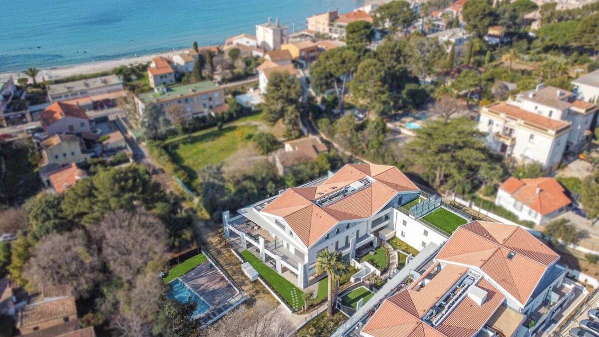 Les Lecques Apartment | 88m2 Apartment with Terrace and AC, Shared Pool in Saint-Cyr-sur-Mer