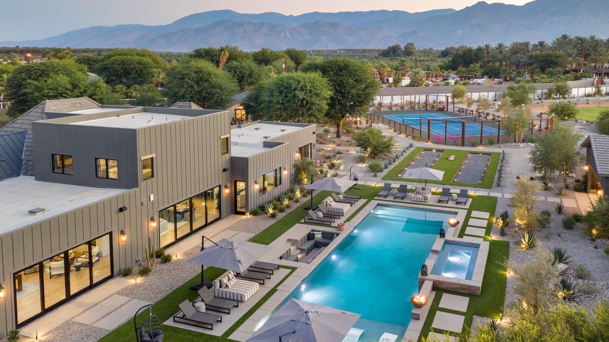 Palm Springs Villa | 8BDR Villa | Tennis/Pickleball, Golf Green, Pool House, Gym, Bar | Mesquite38