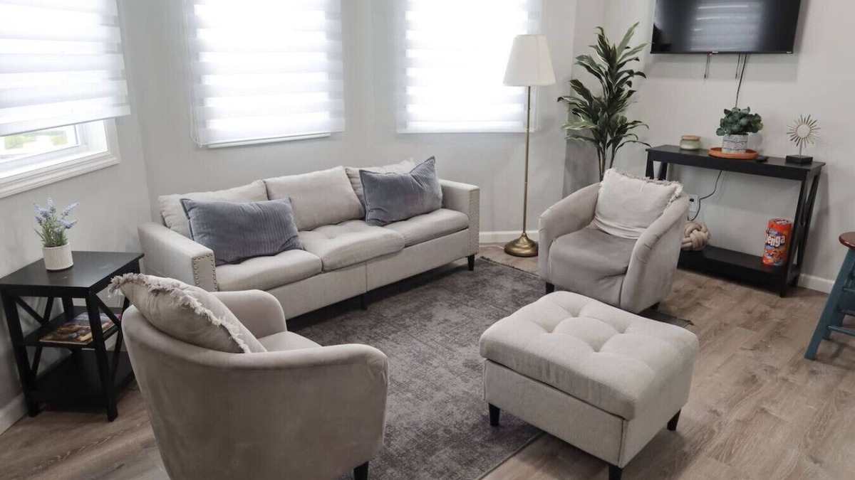 Irvington House | 8BR 4BA Home Near NYC -Sleeps 16
