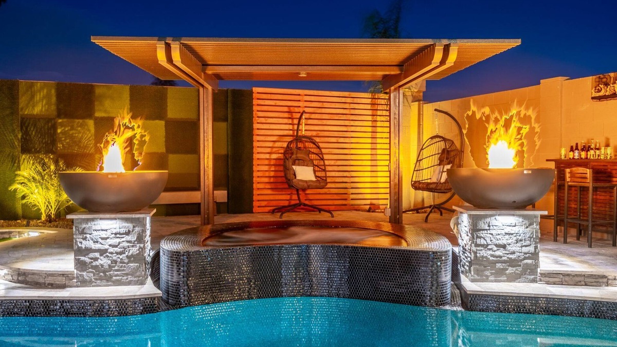Country Meadows House | 8BR/5BA Mini Resort w/4 En-Suites, HEATED Pool, Hot Tub,Billiards & Arcades