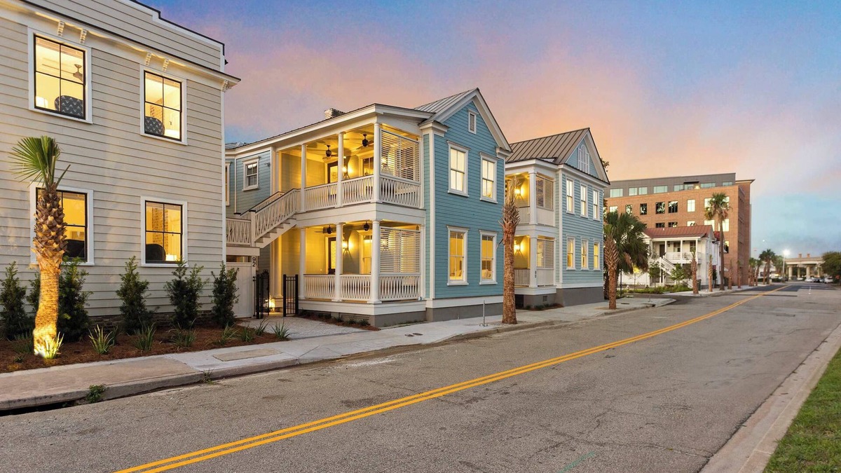 Westside House | 8BR Downtown Luxury Escape Near King