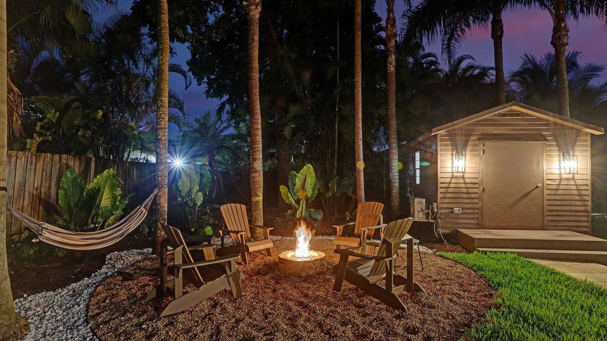 Southwest Ranches Villa | 8BR Luxury Villa w/Amazing Pool & Basketball +