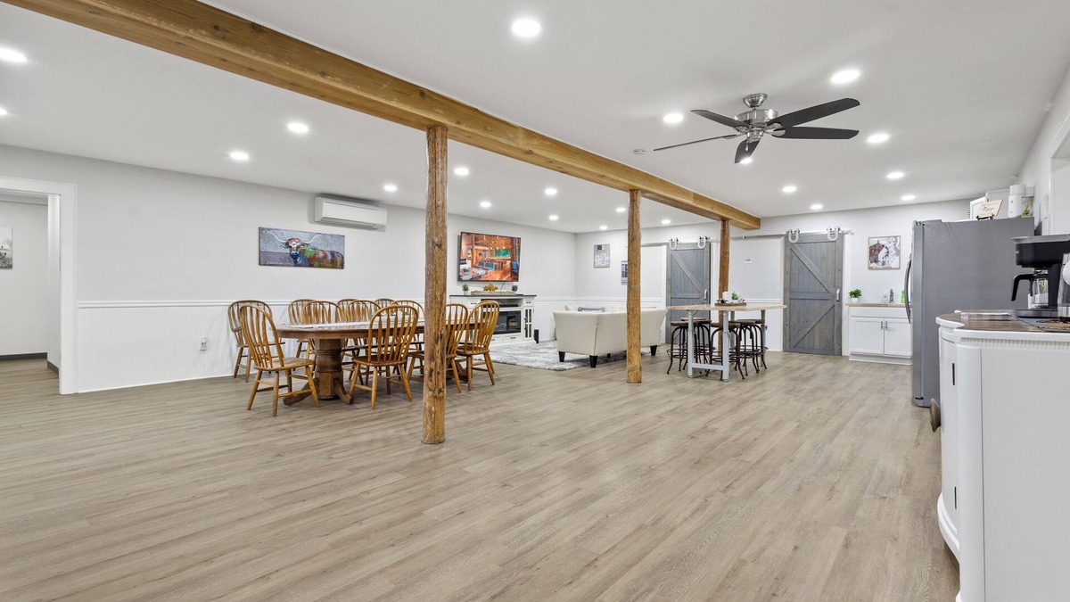 Clay County House | 8BR Private Barndominium Getaway + Near Liberty