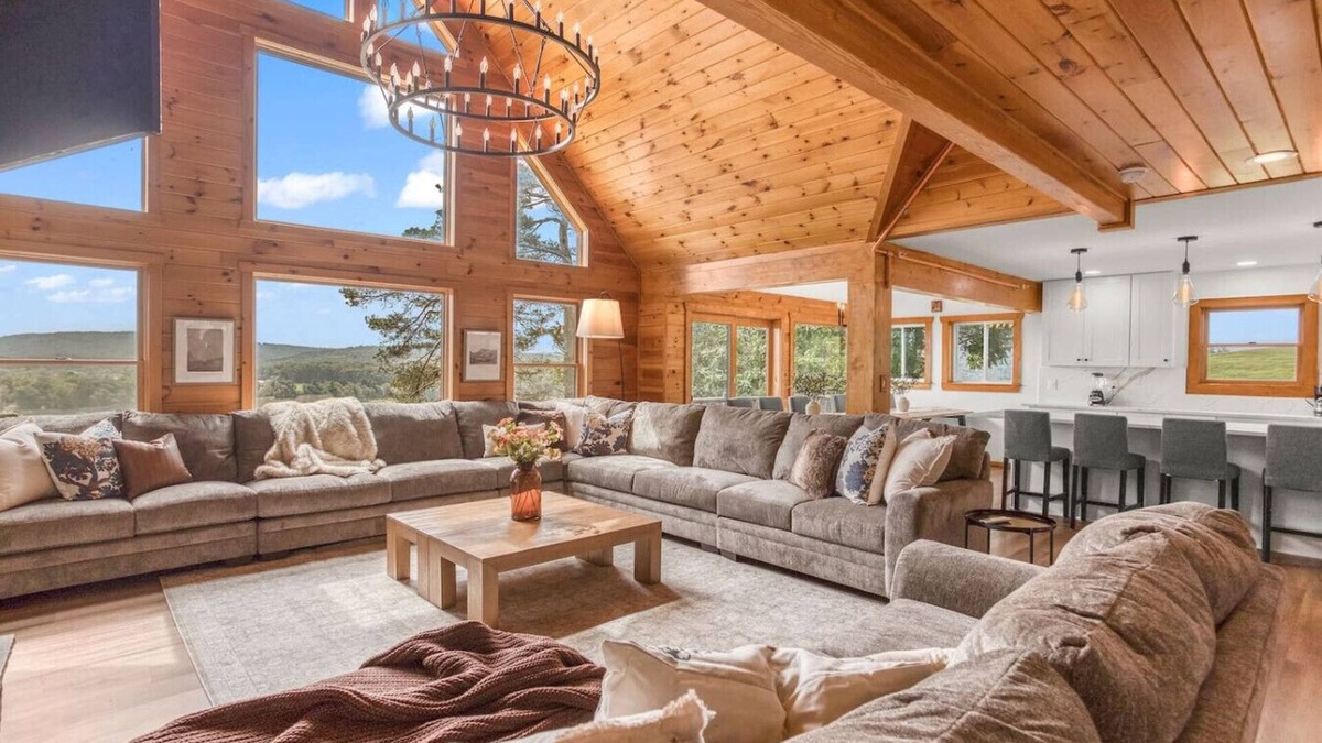 Waterfront Greens House | 8BR Water View Hot Tub 6 acres