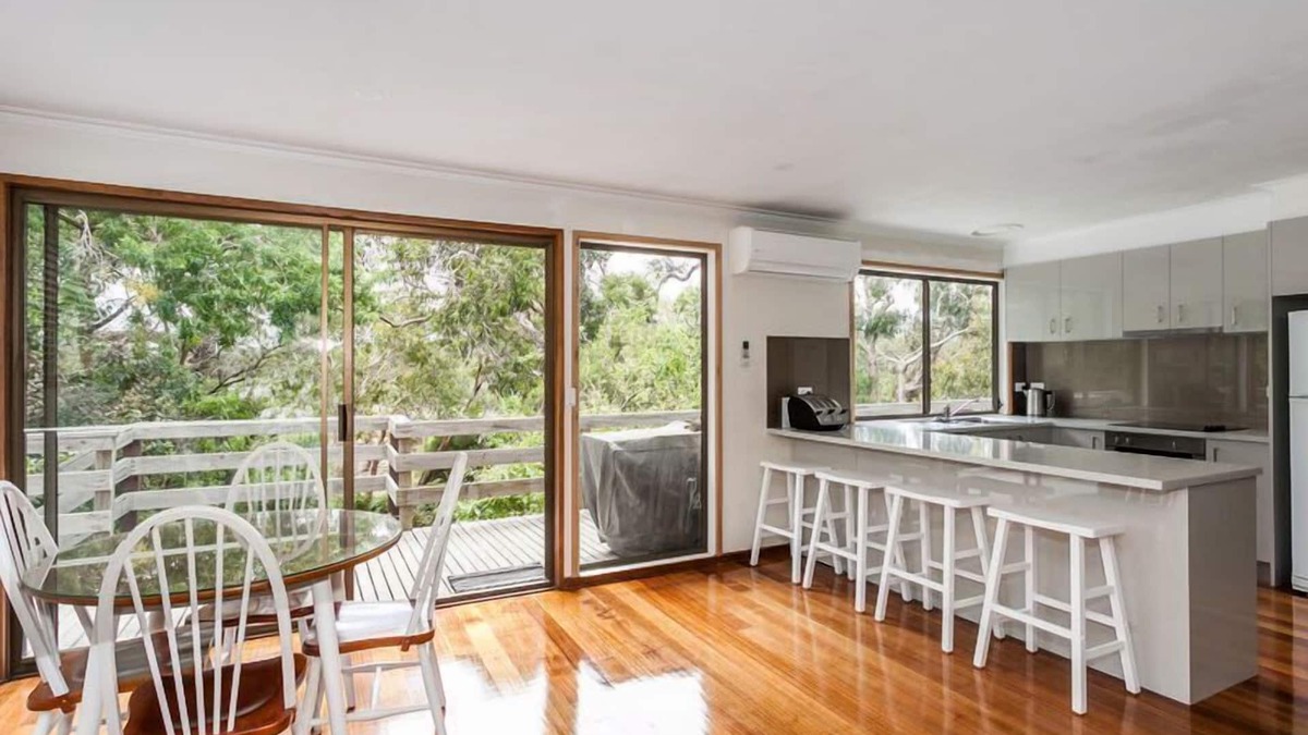 Anglesea House | 9 Ingram Road Summary