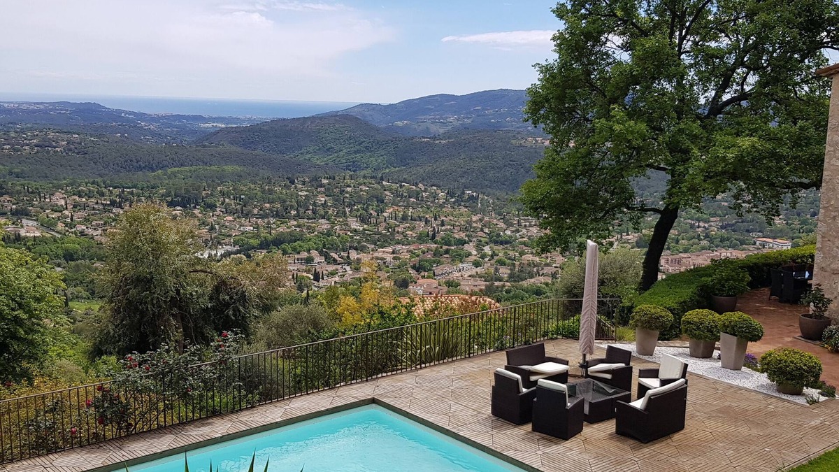 Cabris House | 9 pers 220 m² Authentic Provencal farmhouse in Ostal