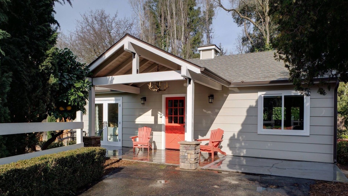Arden-Arcade Cottage | 900 Square Foot Guest Cottage Built In 2013. Great For A Family of five max.