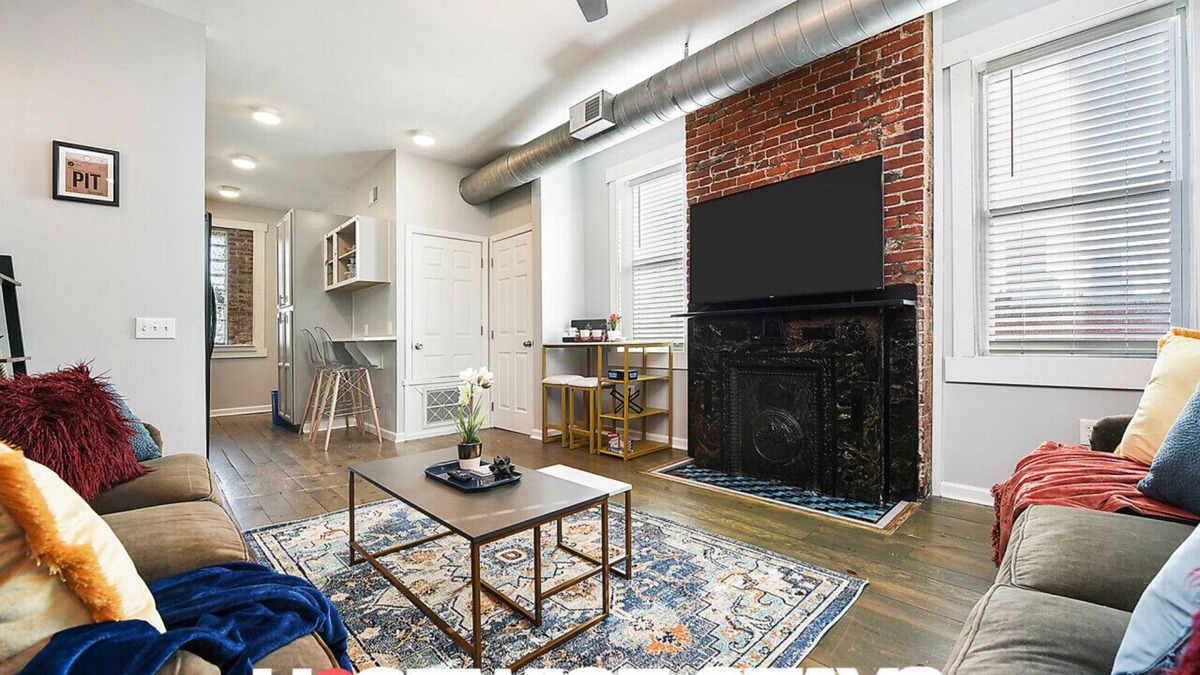 East Allegheny Apartment | 918 James #3 · Free Parking
