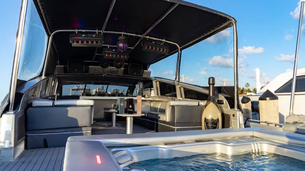 North Miami Boat Rental | 95ft Mega Yacht W/Jacuzzi
