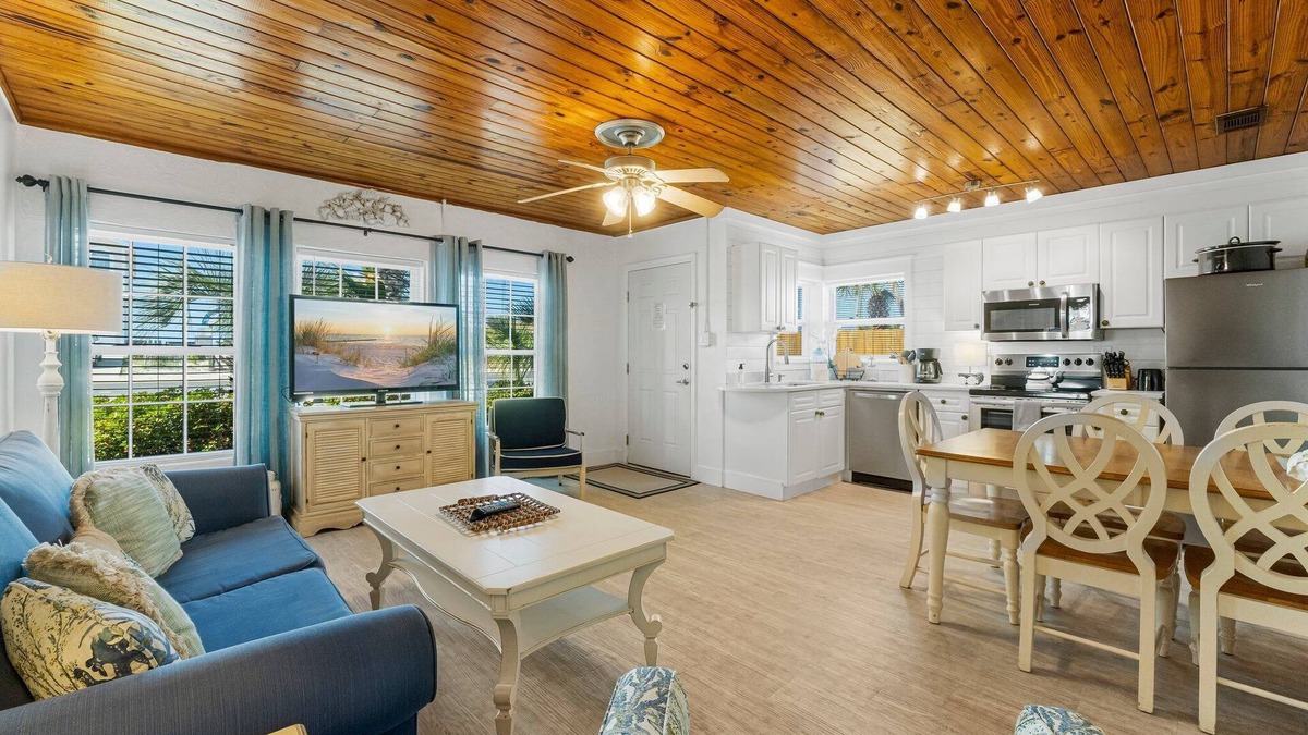 Laguna Beach Estates House | $98/Night Now thru November 22nd!~ Laguna Beach ~Directly Across Street-30ft from Perfect Beach Access #83