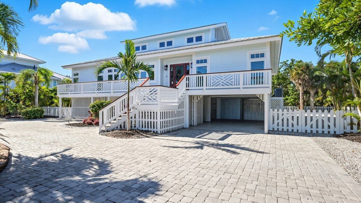 Boca Grande House | 9871 Gasparilla - 4 bedroom - Dog Friendly, Pool Home!