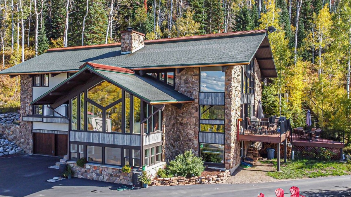 Steamboat Springs Cabin | 9BD/10.5 BA -Sleeps 20- Sky Valley Ranch - Great for Groups - Pets Welcome!
