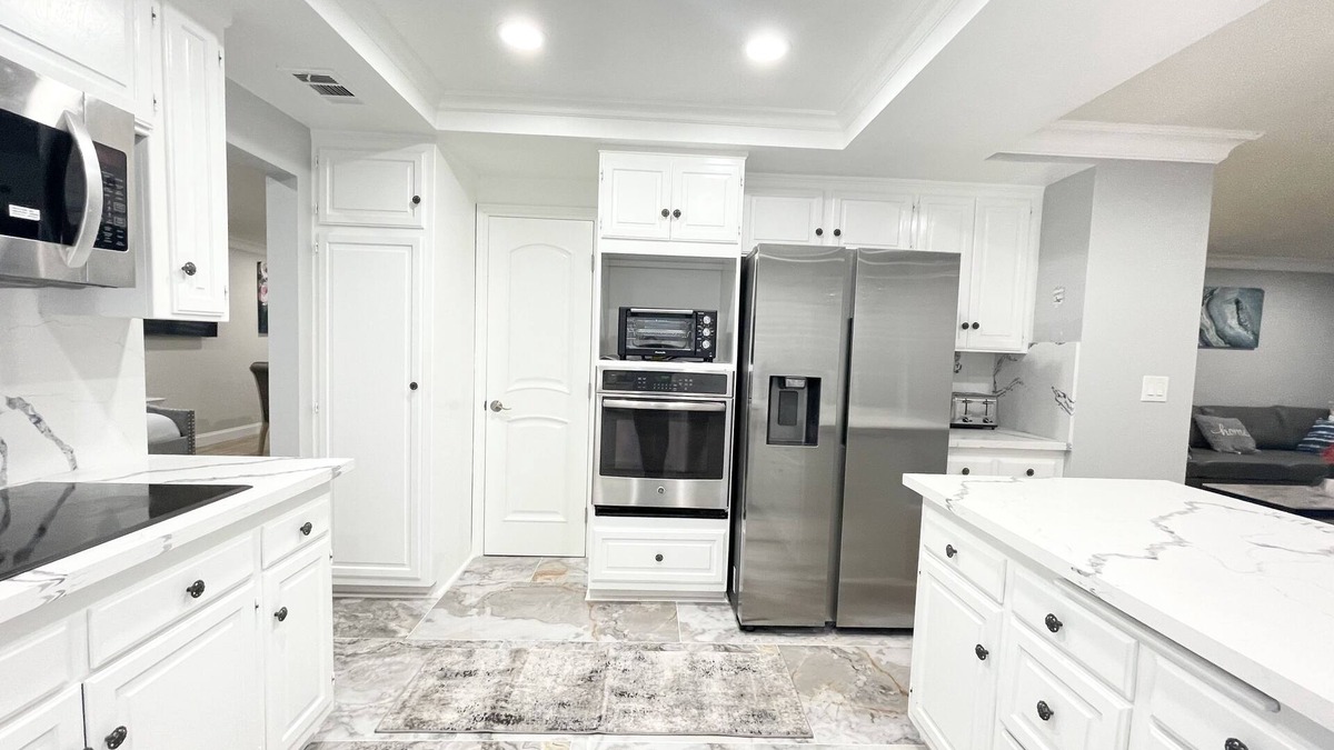 Southwest Anaheim House | 9BR Home Near Disney and Convention Center