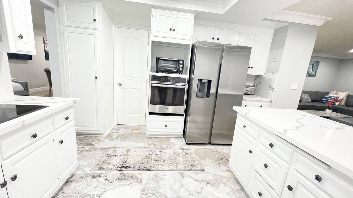 Fullerton House | 9BR Home Near Disney and Convention Center