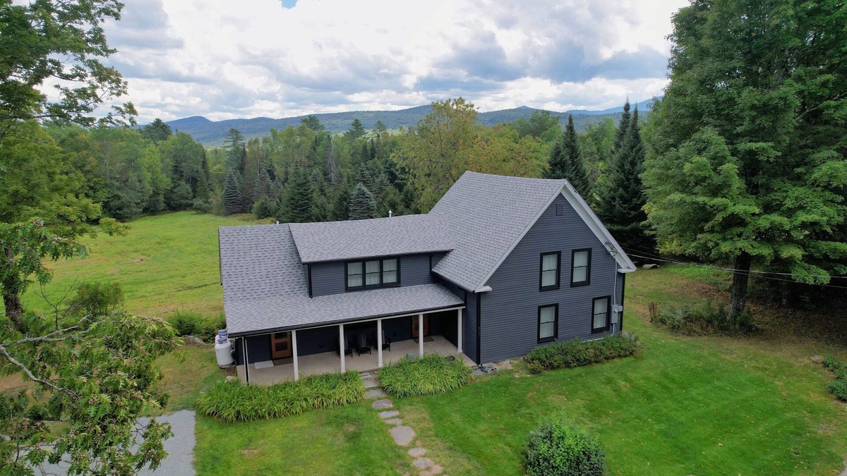 Bethlehem House | 9FR Renovated home with beautiful views, large yard, dogs welcome!