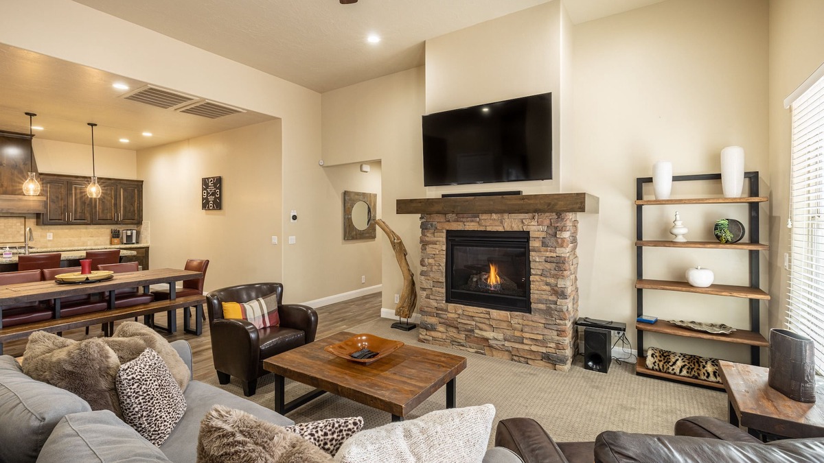 St. George Villa | 9th Hole Clubhouse Stroll at The Ledges *Resort Amenities Included!*