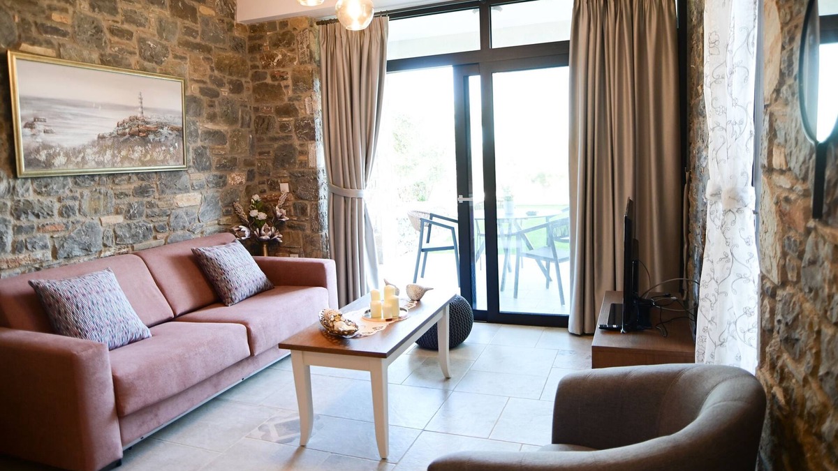 Pella Region Villa | Aélia Stone House Neféli