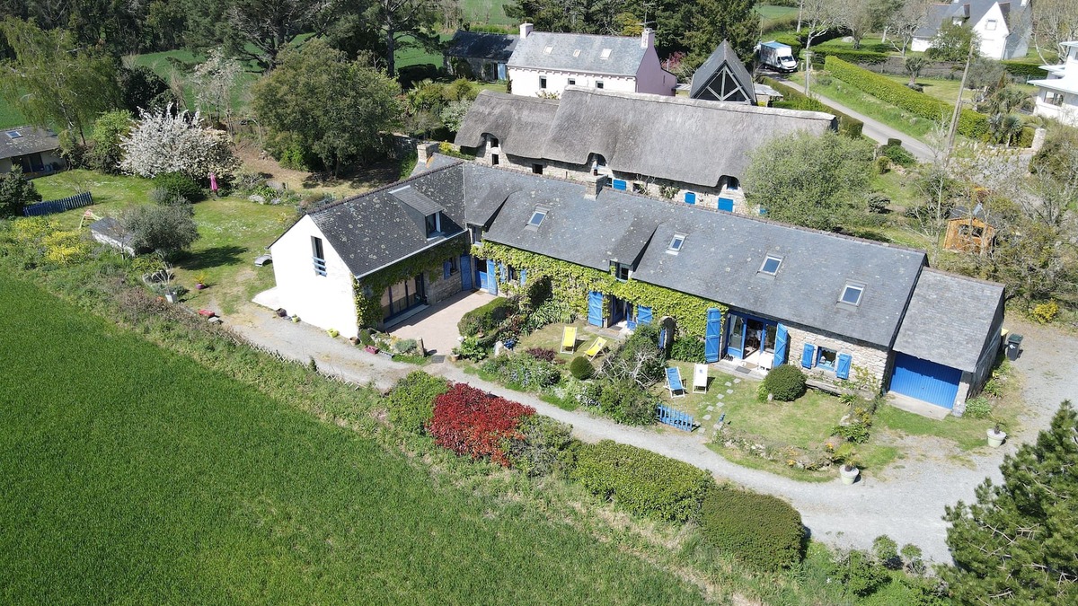 Tregunc Cottage | A 18 min walk from the sea, pretty Breton house with garden will delight you!