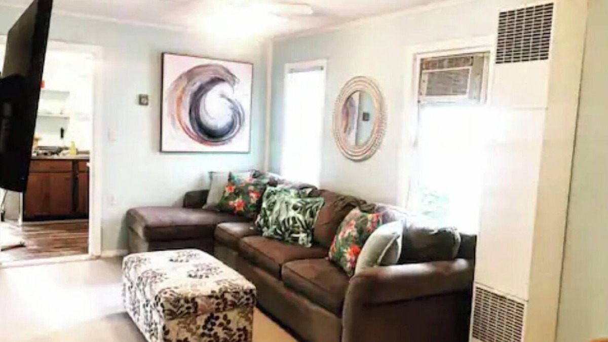 Geneva-on-the-Lake House | A 3 BDRM Bungalow In the Heart of the GOTL Strip