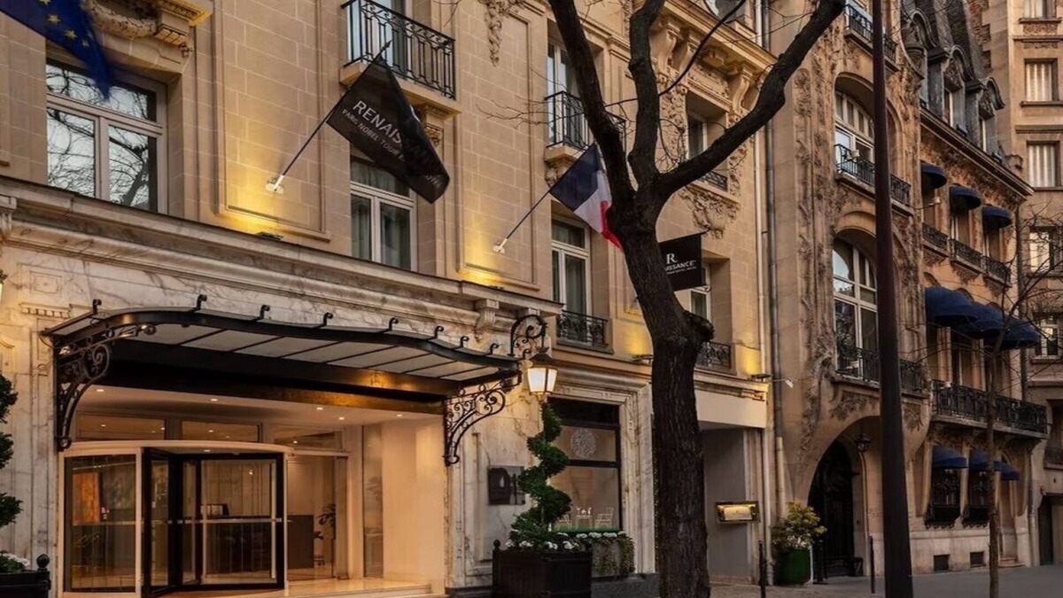 Porte-Dauphine Apartment | A 400M2 LOUIS XVI-ESQUE HOME "LA CRÈME DE LA CRÈME"ON AVE DES CHAMPS ELYSEES