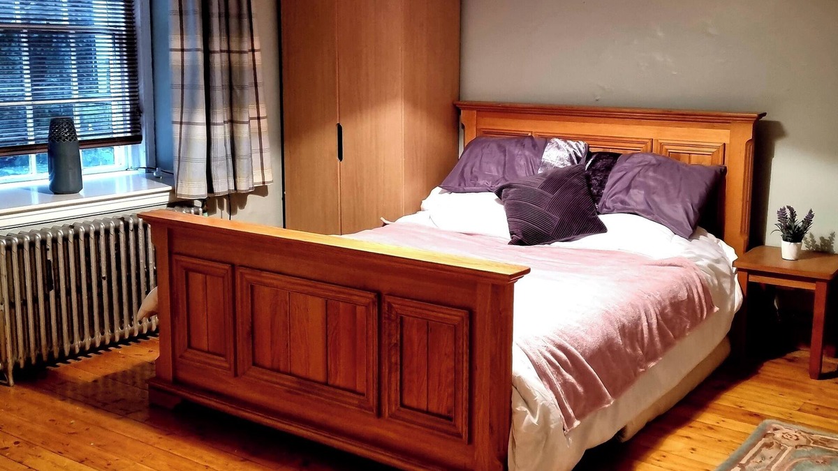 Carmarthen Apartment | A Basement Apartment