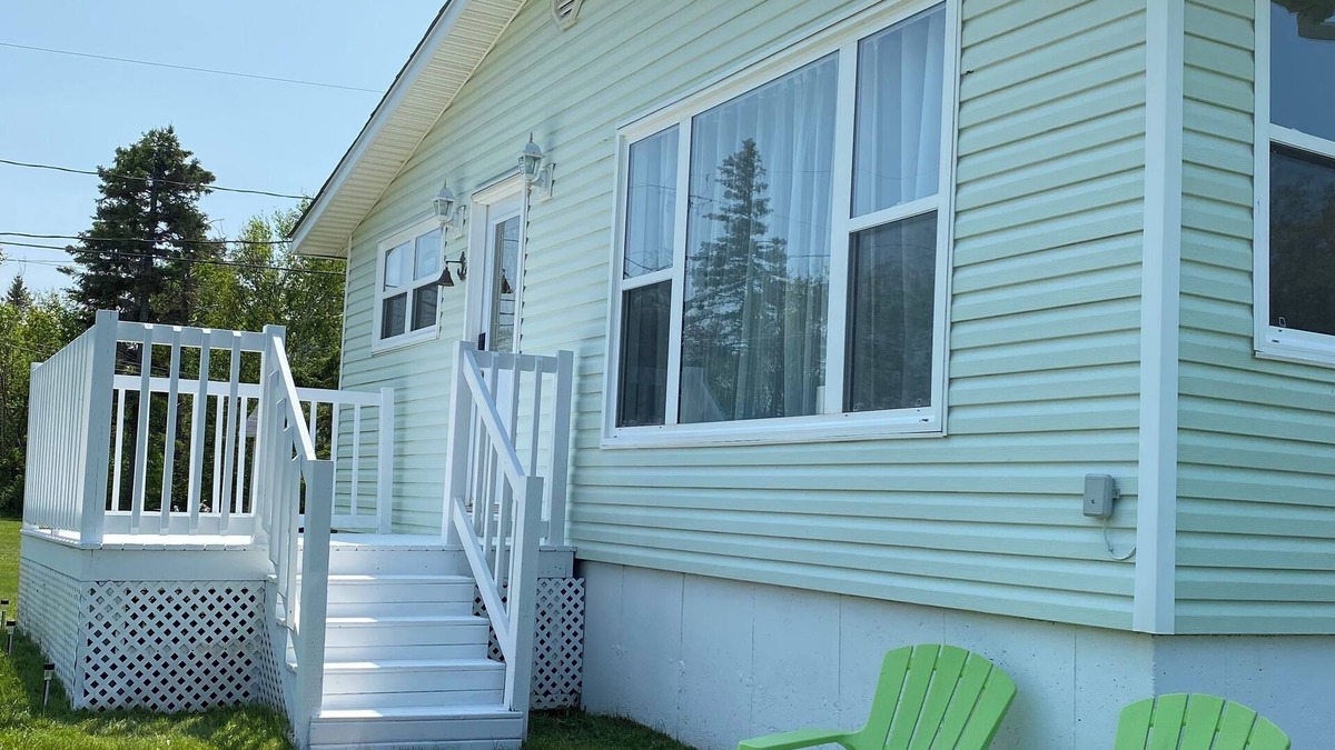 Beaubassin East House | A Beachy Retreat