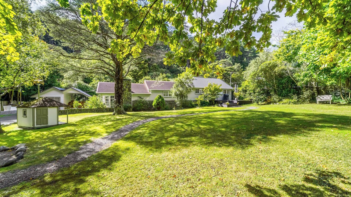 Pinehaven Cottage | A beautiful and tranquil house, perfect for a peaceful and relaxing getaway.