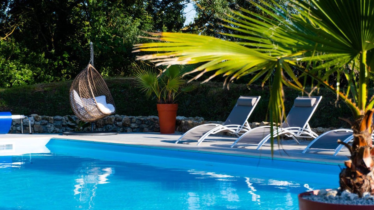 Lorignac House | A beautiful french mansion, set on 4 acres amongst Cognac vines and sunflowers
