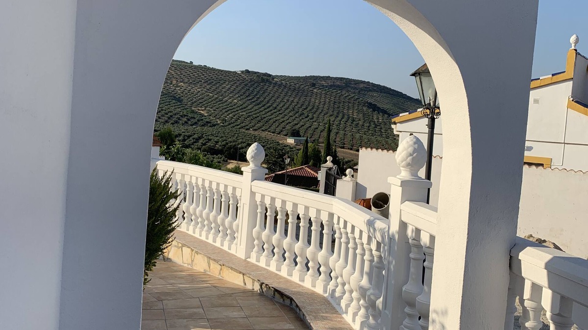 Urbanizacion Montesol Villa | A beautiful rural retreat set in the olive groves of Monte Sol