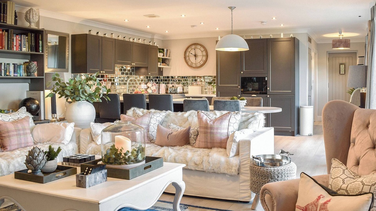 Howwood Cottage | A beautiful rural location, close to Glasgow and Loch Lomond.