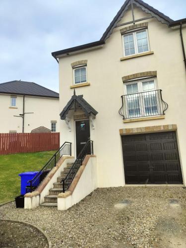 Newtownards House | A beautiful Town home