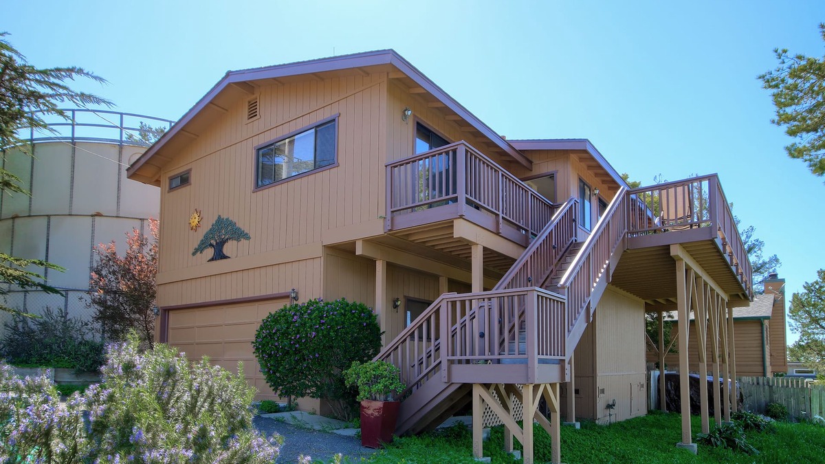 Lodge Hill House | A Beautiful Tree Top Panorama