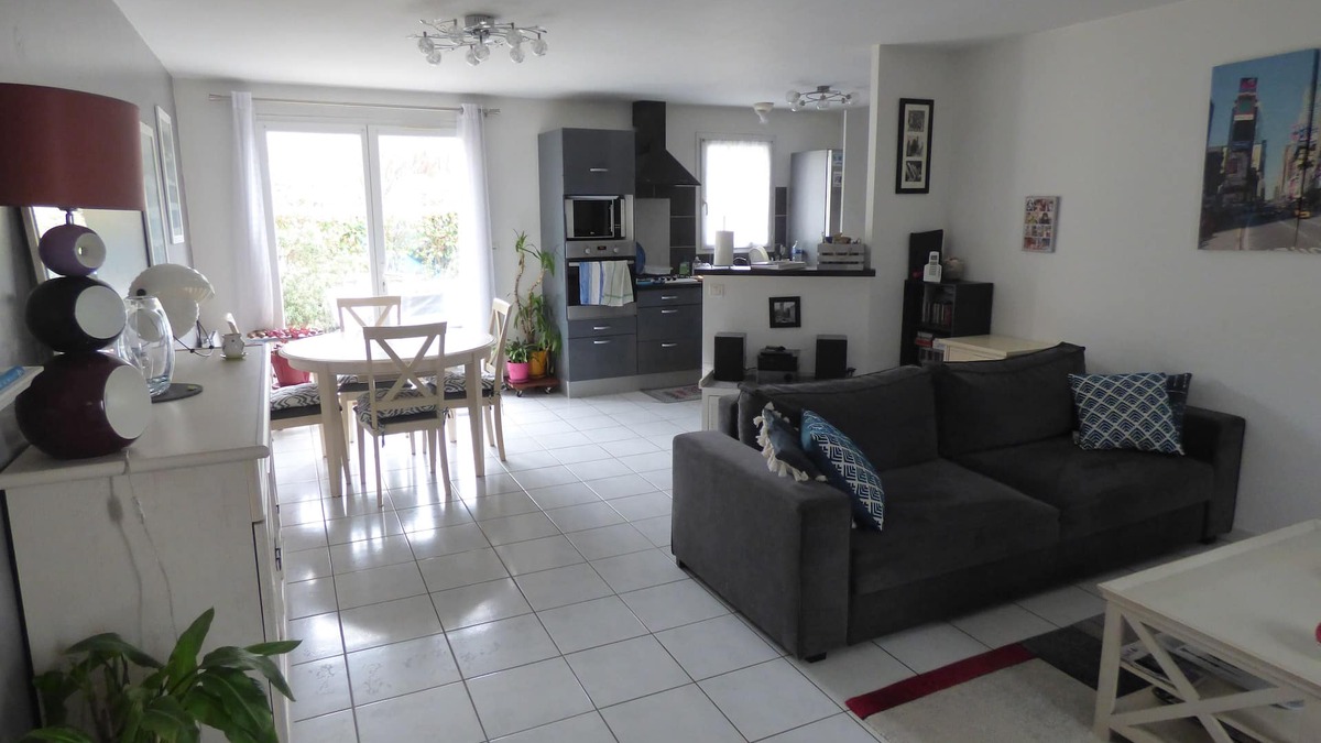 Brem Sur Mer House | A bird's delight
