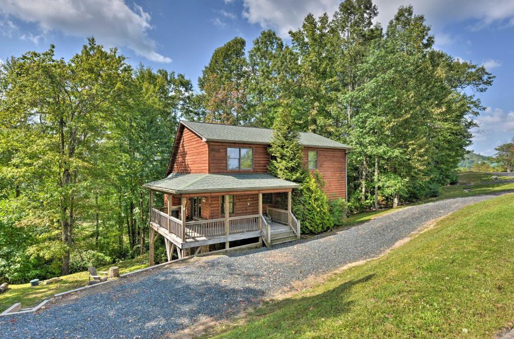 Fleetwood House | A Bit of Heaven Cabin Less Than 13 Miles from Boone!
