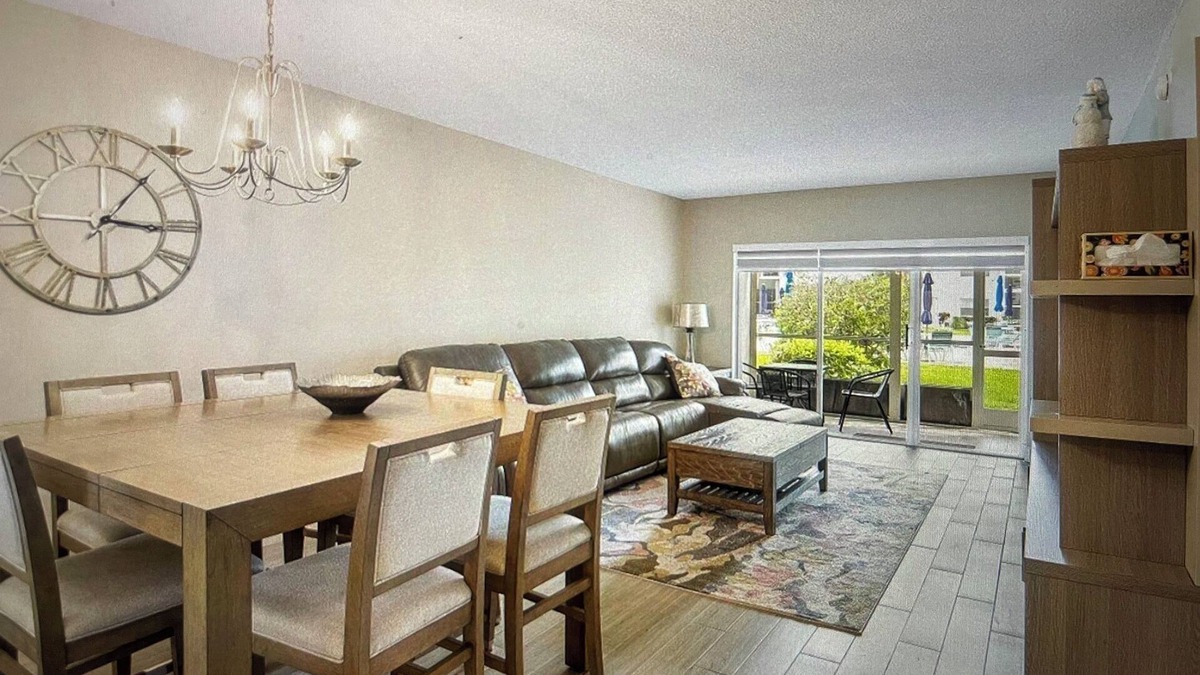Bel Air Apartment | A block from the beach! 2-bedroom condo in quiet Lauderdale by the Sea