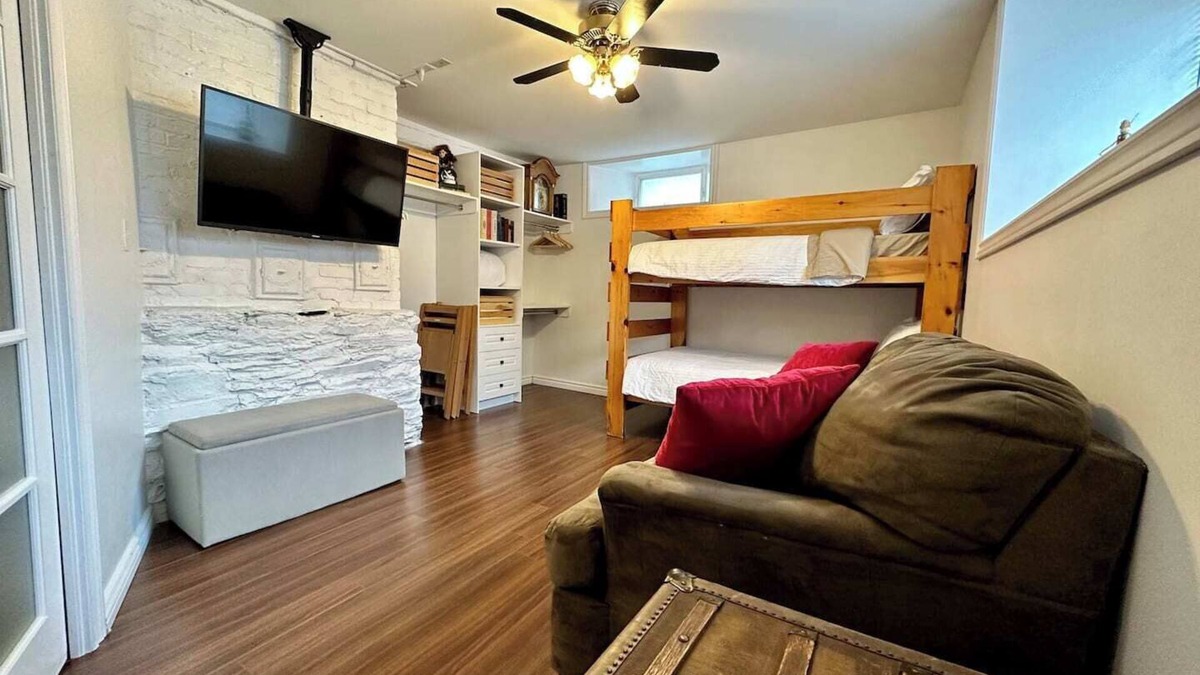 Downtown Apartment | A bright suite with lots of room for fun and relaxation, just 5 minutes from the Halifax ferry!