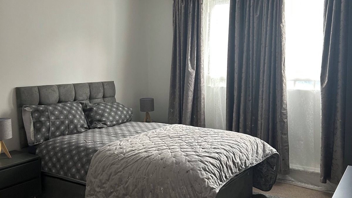 Finchley Church End House | A calm retreat where you can unwind, in a lovely location.