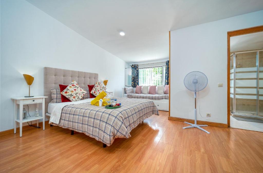 Pozuelo de Alarcon House | A CASACAFÉ Madrid Pozuelo Estación Private Rooms