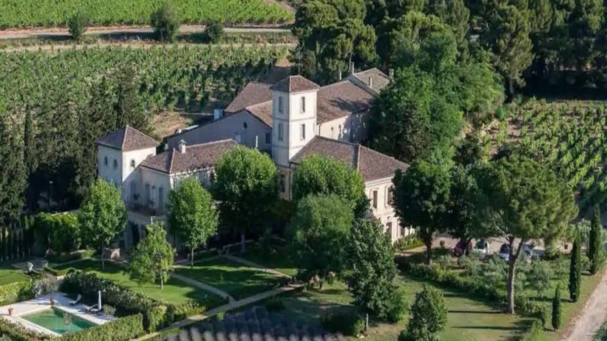 Sorgues Other | A castle just for you
