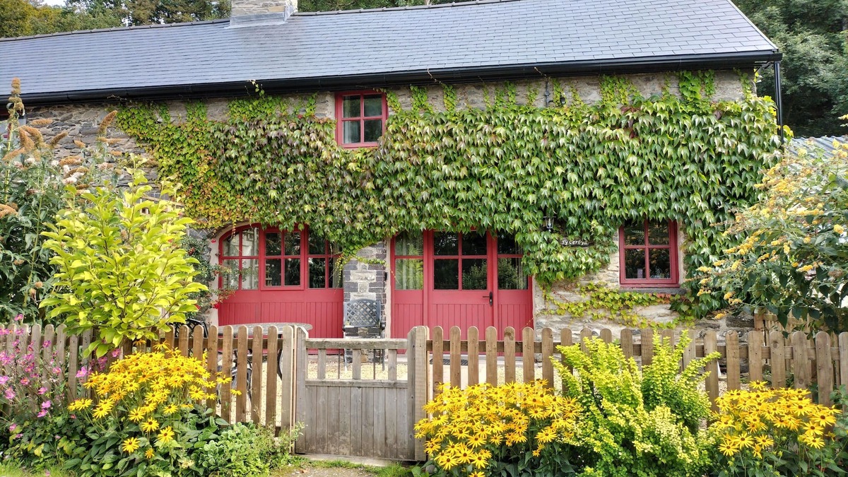 Lampeter Cottage | A characterful former Carriage House, located in peaceful scenic countryside