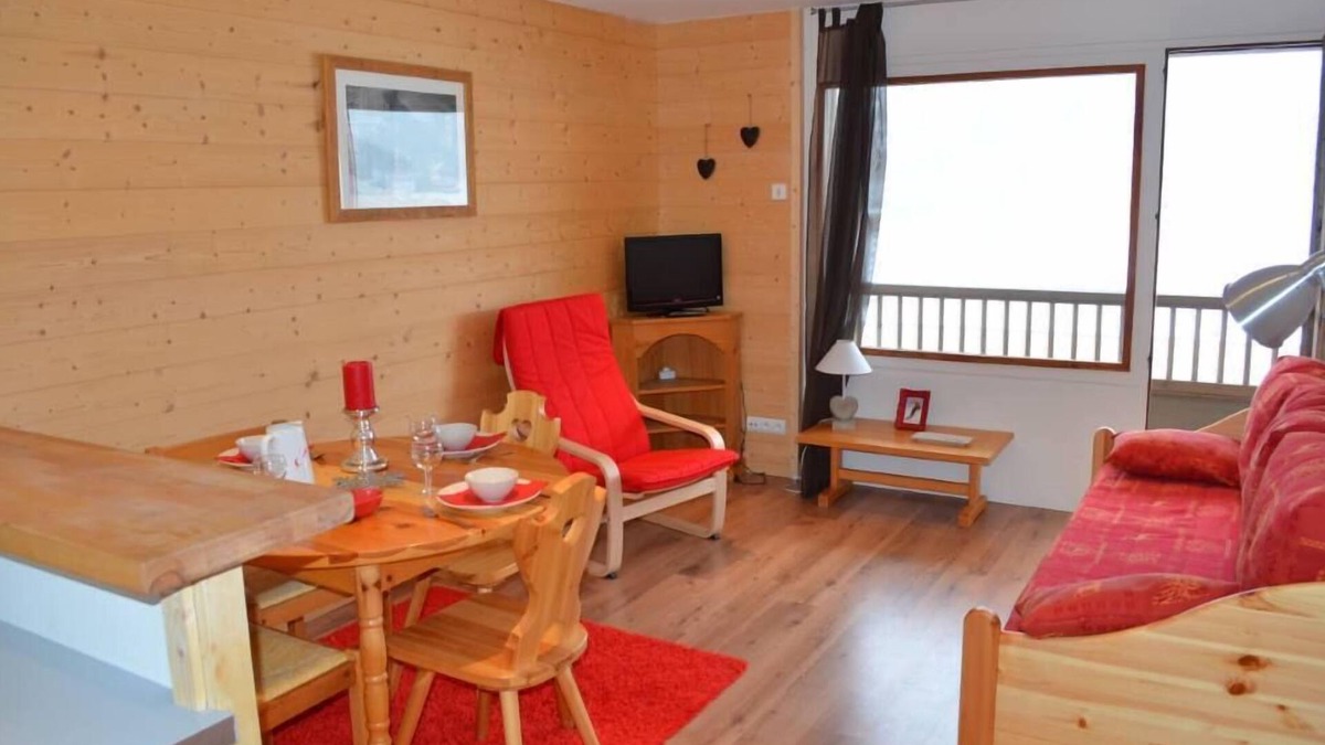 Courchevel Apartment | A charming and montain style appartement , 2 rooms for 6 persons Ski In & Out