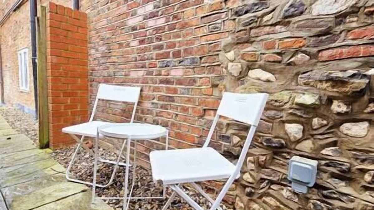 Farnham Apartment | A charming ground floor apartment in a Grade 2 listed building