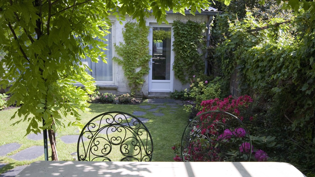Malakoff House | A charming guest house in a garden 500m from Paris