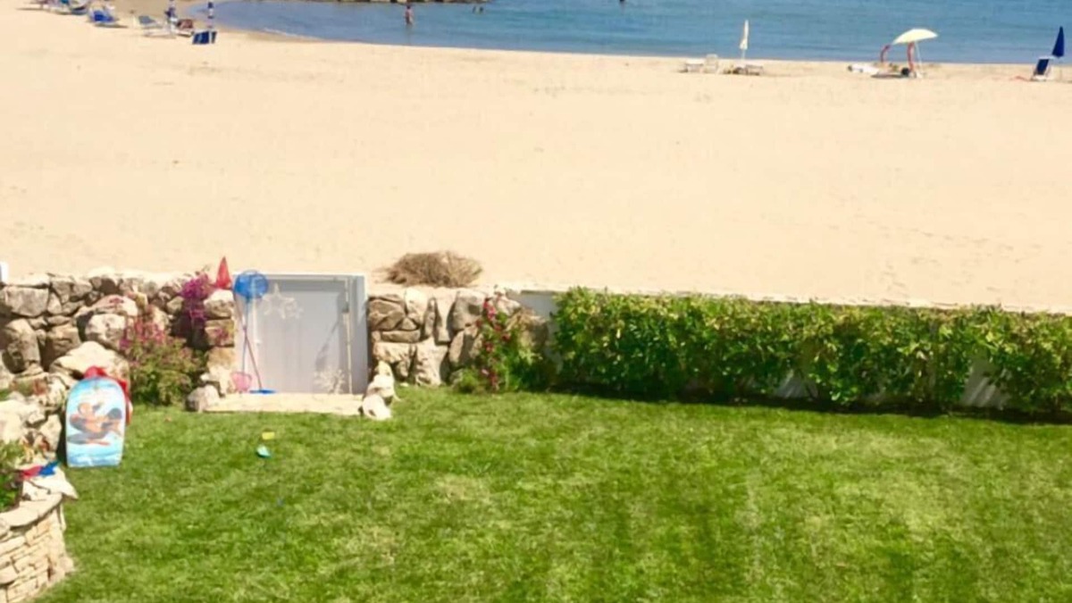 Colonia Elena House | A charming house direct on the beach in San Felice Circe for 5 persons