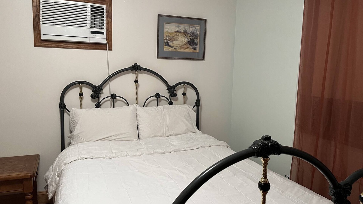 Lewiston Apartment | A Charming Suite