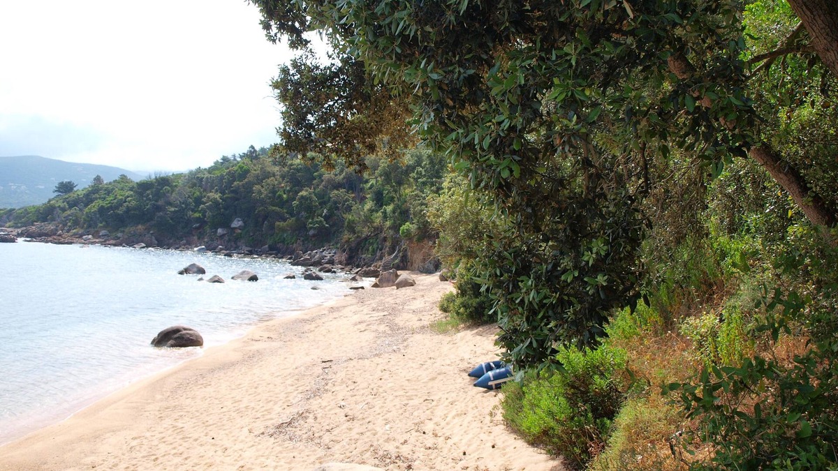 Coti-Chiavari House | A charming waterfront home on the Gulf of Ajaccio, where you can relax and unwind!