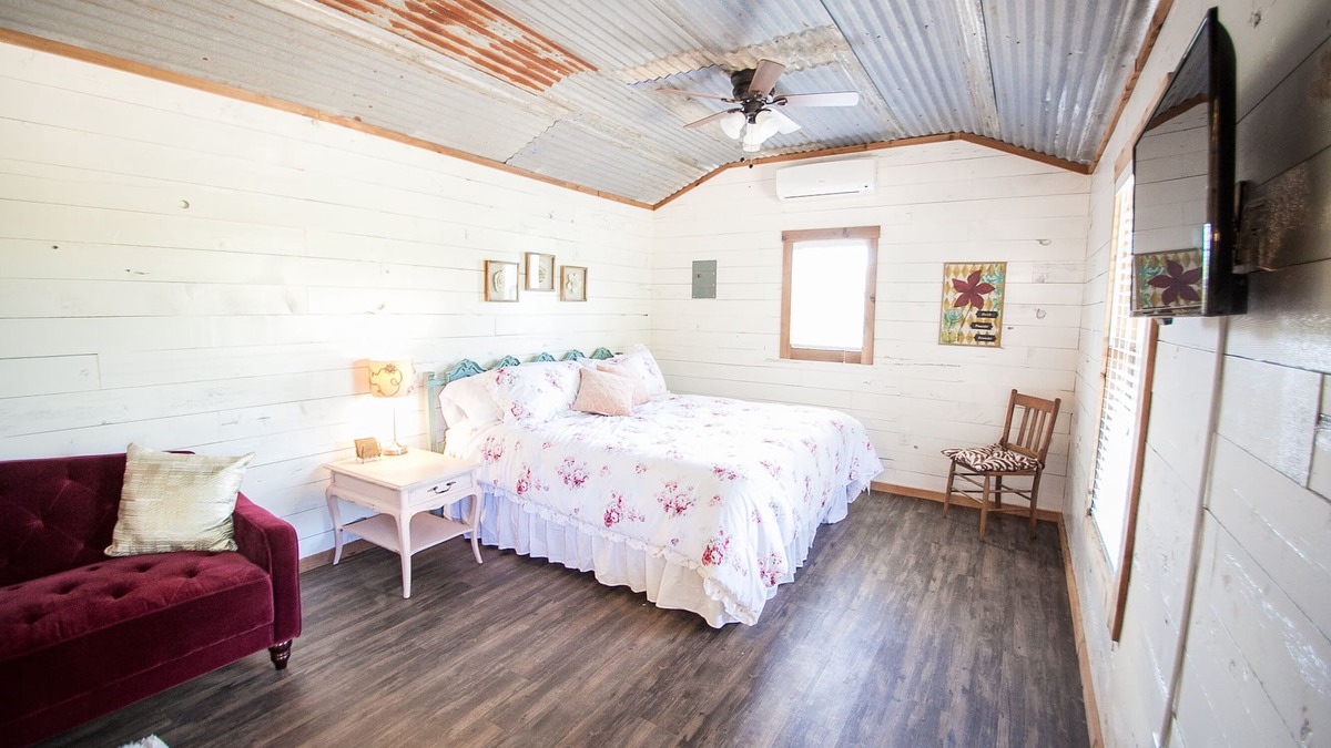 Driftwood Cabin | A Chic Shack Cottages on Onion Creek