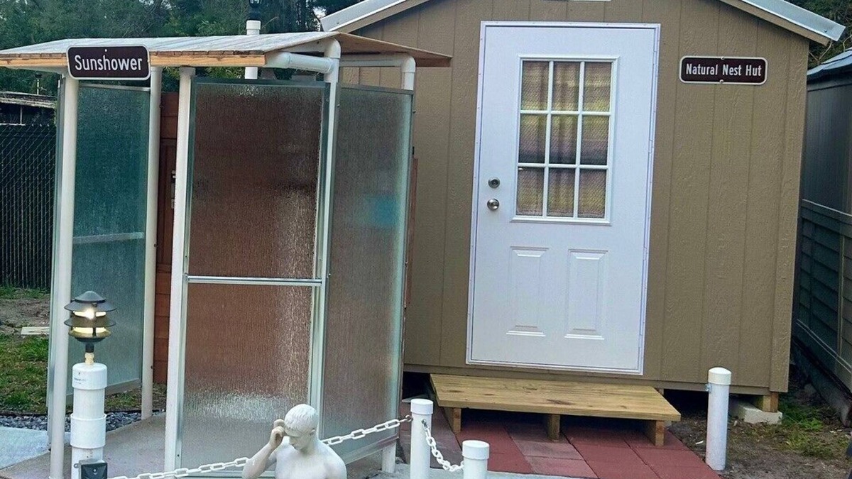 Fellowship Cabin | A Clothing Optional Clothes Free Hut WEC 5 miles away H