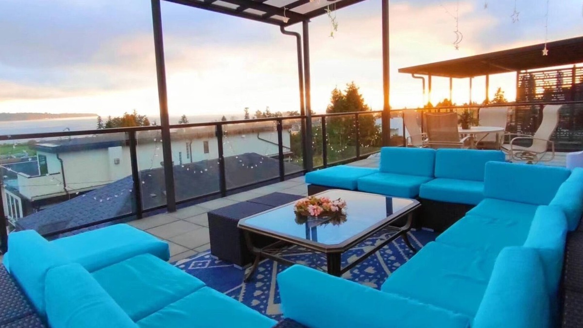 White Rock Villa | A coastal retreat, the leisurely time in Ocean Whisper Villa.